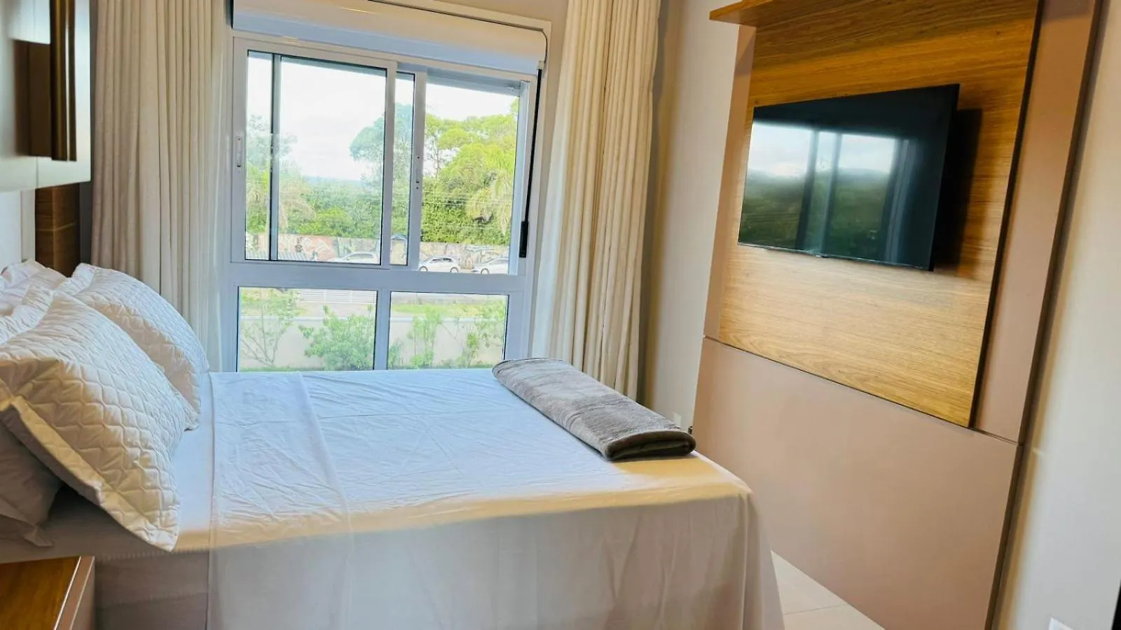 Lindo Apartamento Frente Mar Em Condominio Club Florianópolis Brasil