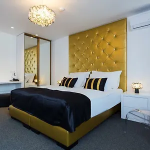 B Gold Luxury 4*, Split Croacia